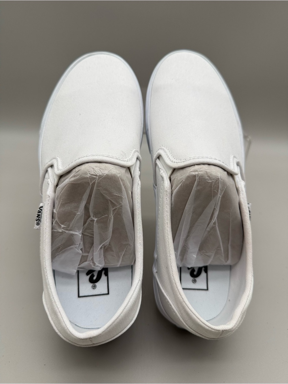 Vans Women’s classic Slip-On Sneakers in White size 9.5